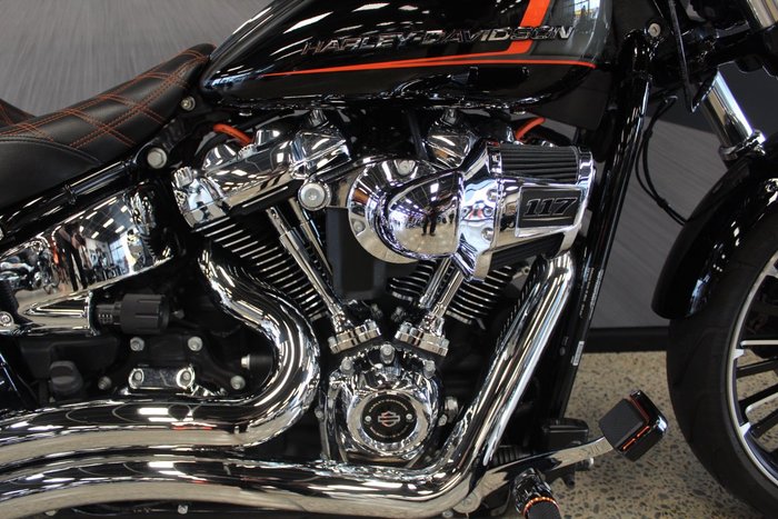 2023 Harley-davidson FXBR BREAKOUT (117) VIVID BLACK