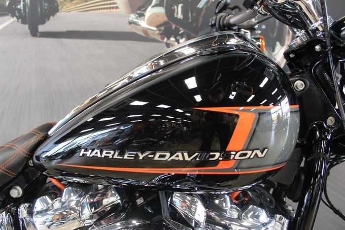 2023 Harley-davidson FXBR BREAKOUT (117) VIVID BLACK