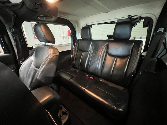 2014 Jeep Wrangler Overland JK MY14 4X4 Dual Range Black
