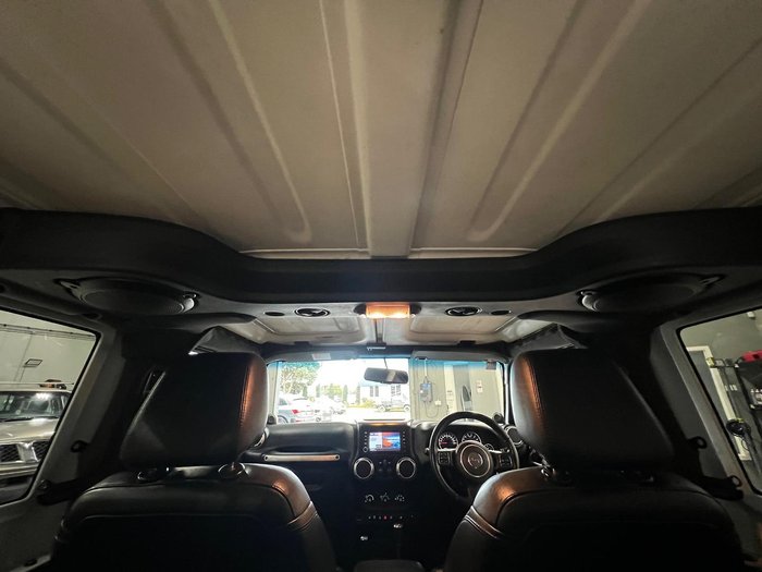 2014 Jeep Wrangler Overland JK MY14 4X4 Dual Range Black