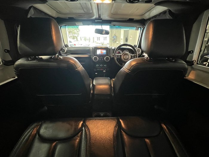 2014 Jeep Wrangler Overland JK MY14 4X4 Dual Range Black