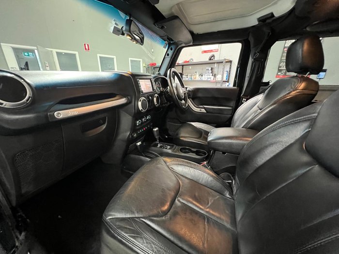 2014 Jeep Wrangler Overland JK MY14 4X4 Dual Range Black