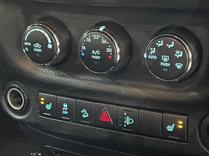 2014 Jeep Wrangler Overland JK MY14 4X4 Dual Range Black