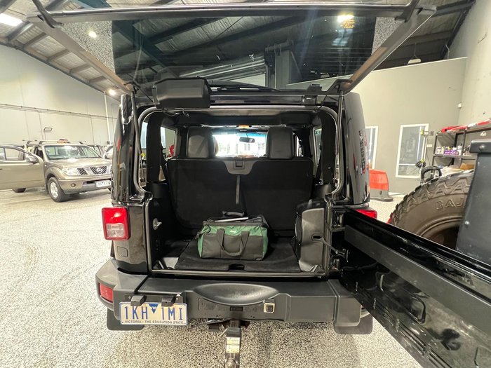 2014 Jeep Wrangler Overland JK MY14 4X4 Dual Range Black