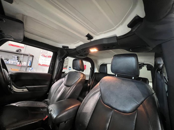 2014 Jeep Wrangler Overland JK MY14 4X4 Dual Range Black