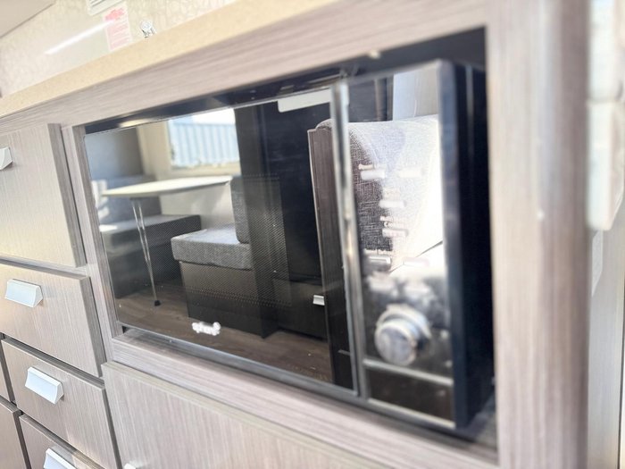2018 Jayco Expanda Outback 17.56 Off-Road Bunk Family Van