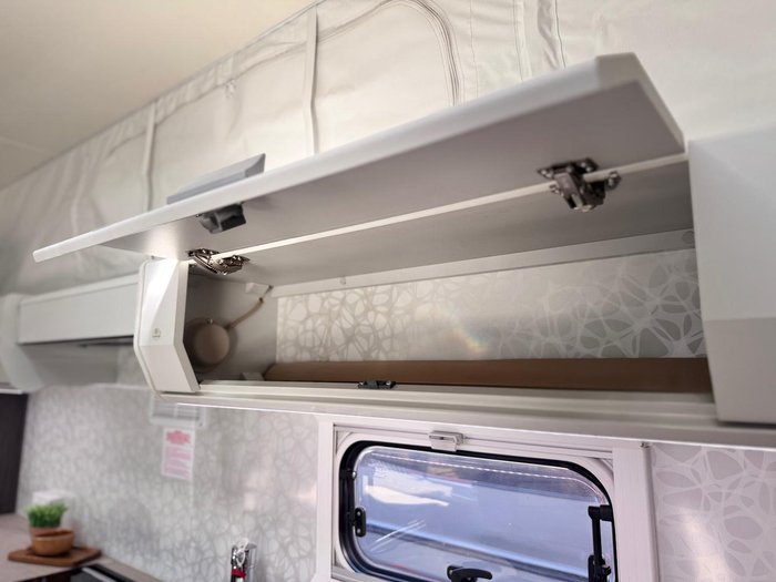 2018 Jayco Expanda Outback 17.56 Off-Road Bunk Family Van