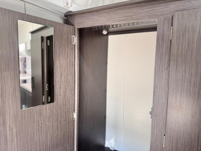 2018 Jayco Expanda Outback 17.56 Off-Road Bunk Family Van