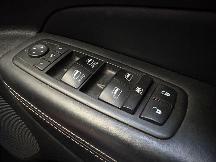 2013 Jeep Grand Cherokee Overland WK MY14 4X4 Constant Bright White