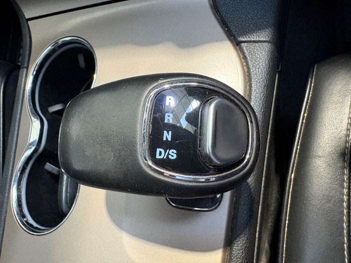 2013 Jeep Grand Cherokee Overland WK MY14 4X4 Constant Bright White