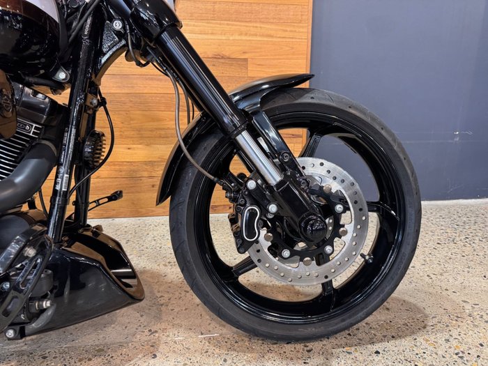 2017 Harley-davidson FXSE CVO PRO STREET BREAKOUT White