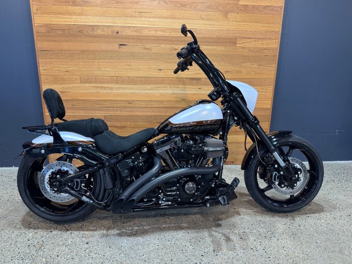 2017 Harley-davidson FXSE CVO PRO STREET BREAKOUT White