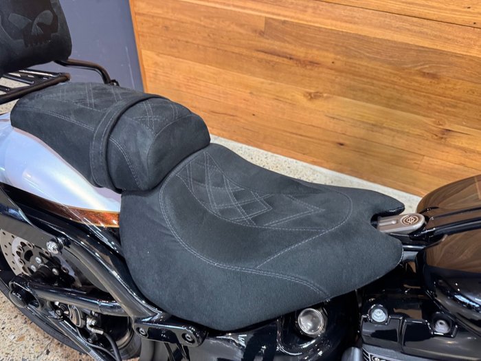 2017 Harley-davidson FXSE CVO PRO STREET BREAKOUT White