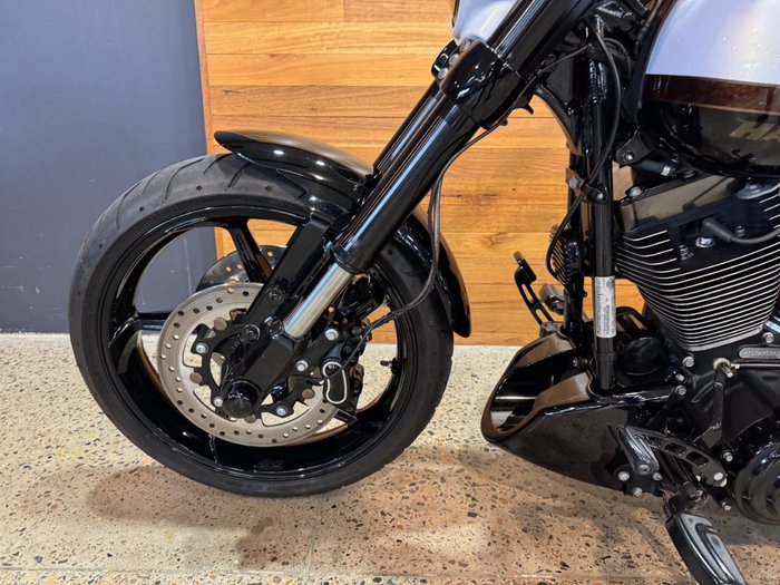2017 Harley-davidson FXSE CVO PRO STREET BREAKOUT White