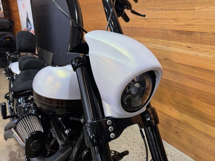 2017 Harley-davidson FXSE CVO PRO STREET BREAKOUT White