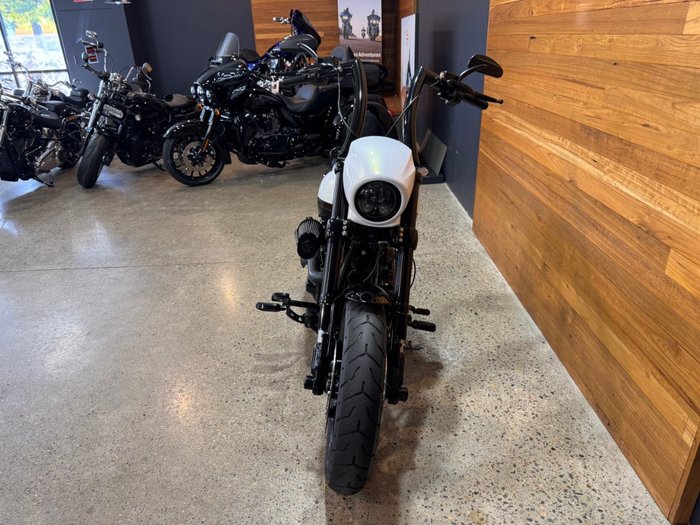 2017 Harley-davidson FXSE CVO PRO STREET BREAKOUT White