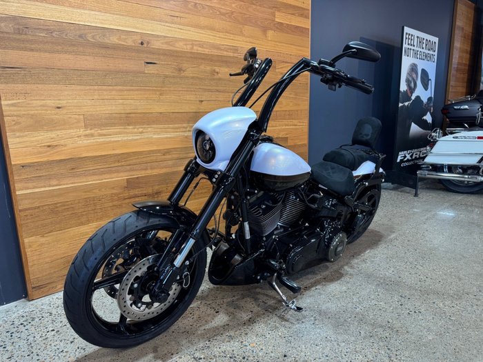 2017 Harley-davidson FXSE CVO PRO STREET BREAKOUT White