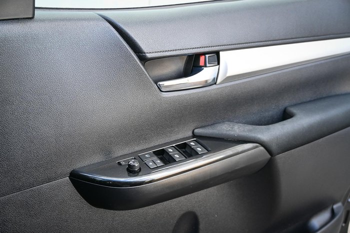 2016 Toyota Hilux SR5