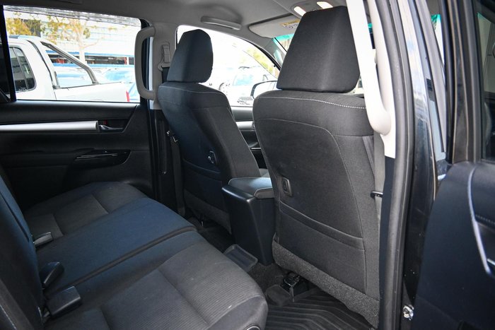 2016 Toyota Hilux SR5