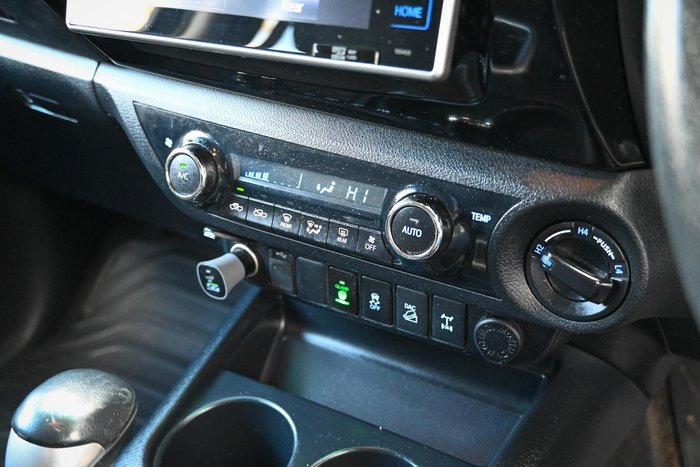 2016 Toyota Hilux SR5
