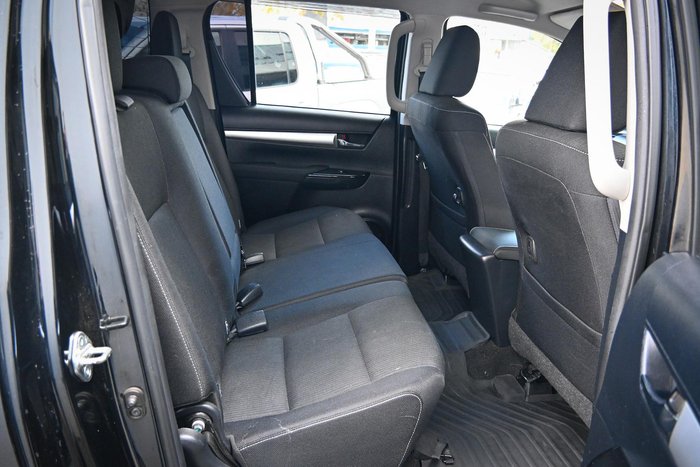 2016 Toyota Hilux SR5
