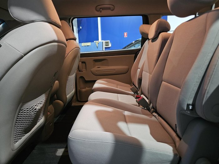 2017 Kia Carnival S