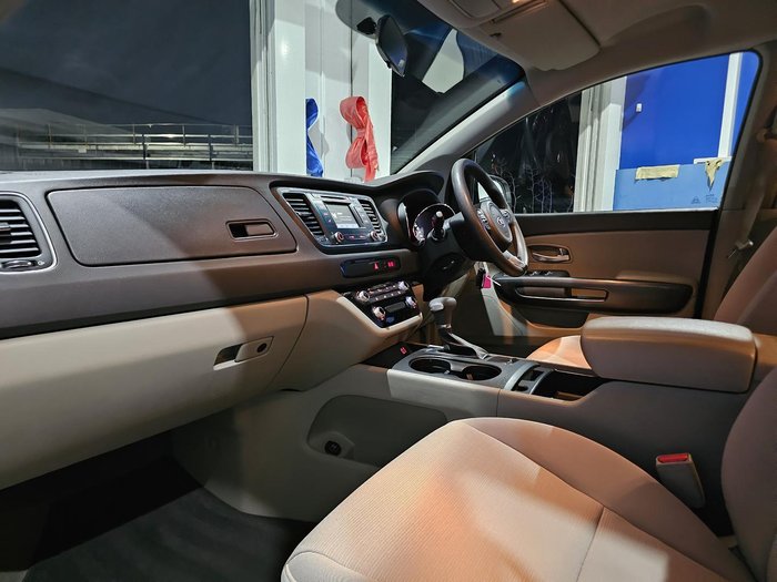 2017 Kia Carnival S