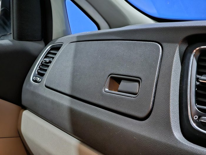 2017 Kia Carnival S