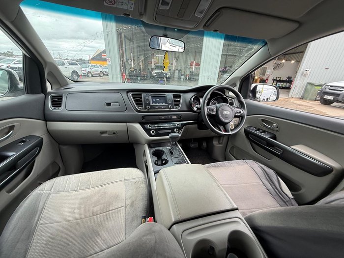 2017 Kia Carnival S