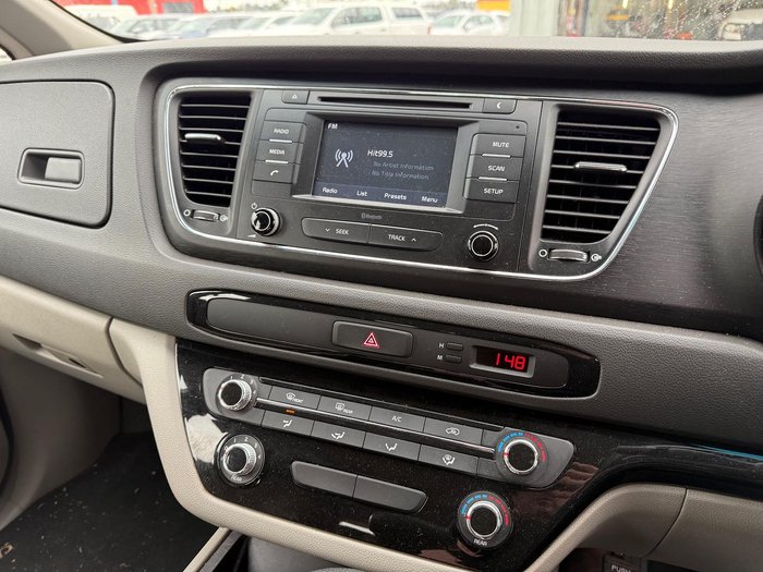 2017 Kia Carnival S
