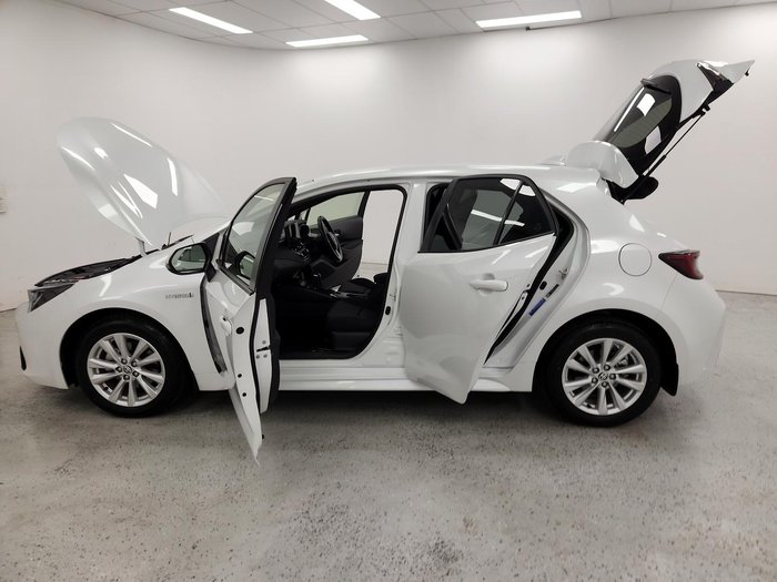 2023 Toyota Corolla SX Hybrid ZWE219R Frosted White