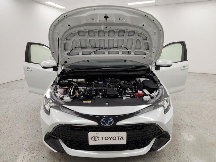 2023 Toyota Corolla SX Hybrid ZWE219R Frosted White