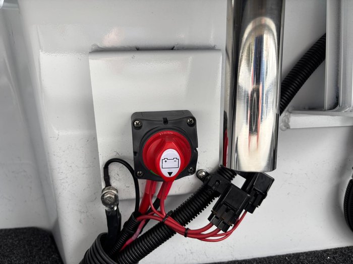 2025 QUINTREX 430 Fishabout