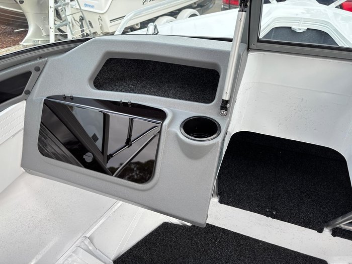 2025 QUINTREX 430 Fishabout