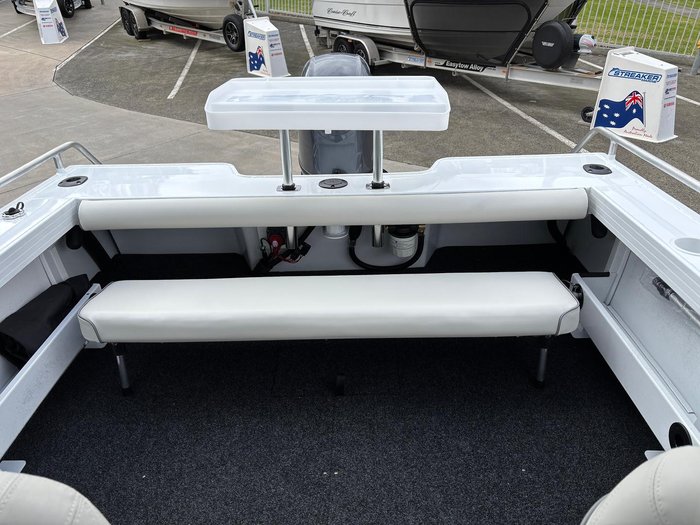 2025 QUINTREX 430 Fishabout