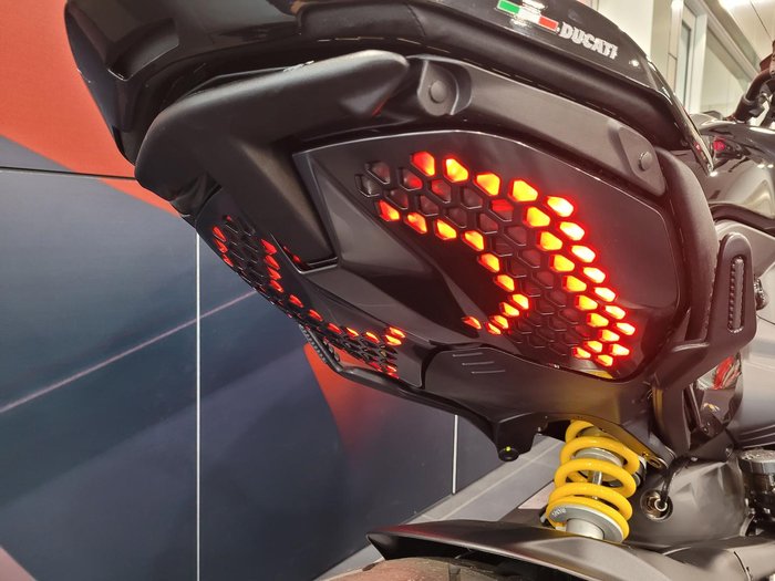 2025 Ducati Diavel V4 Diavel Black