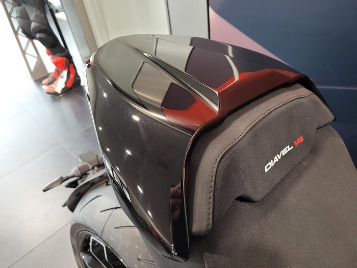 2025 Ducati Diavel V4 Diavel Black