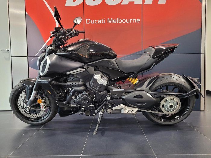 2025 Ducati Diavel V4 Diavel Black