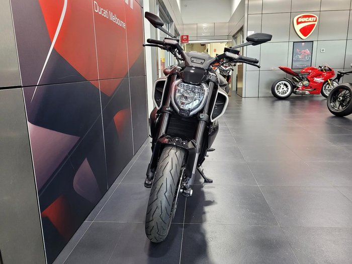 2025 Ducati Diavel V4 Diavel Black