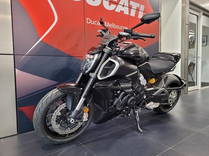 2025 Ducati Diavel V4 Diavel Black
