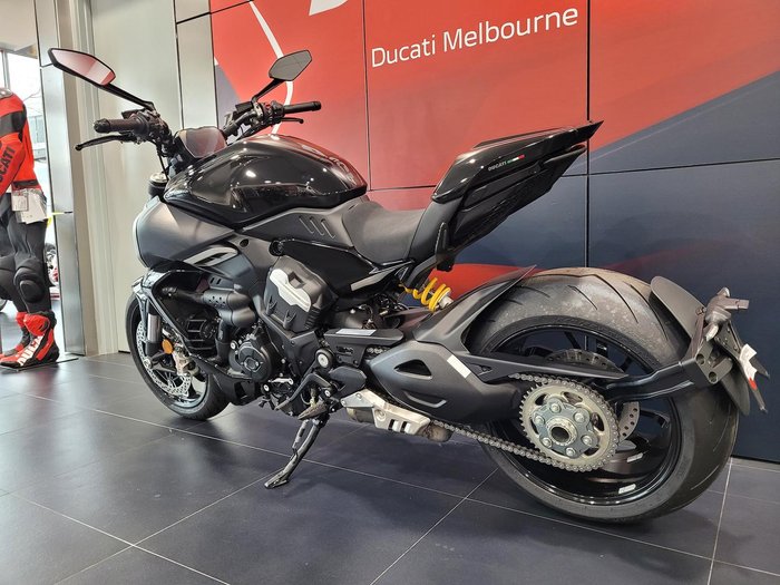 2025 Ducati Diavel V4 Diavel Black