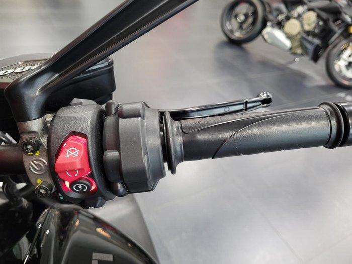 2025 Ducati Diavel V4 Diavel Black
