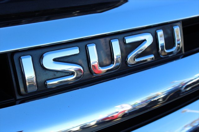 2017 Isuzu MU-X LS-T MY17 Cosmic Black Mica
