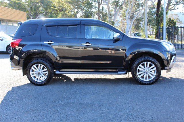 2017 Isuzu MU-X LS-T MY17 Cosmic Black Mica