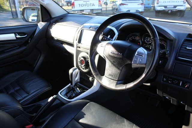 2017 Isuzu MU-X LS-T MY17 Cosmic Black Mica