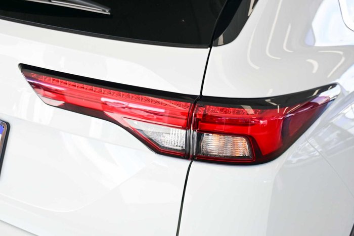 2024 Mitsubishi Outlander LS