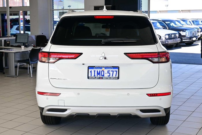 2024 Mitsubishi Outlander LS
