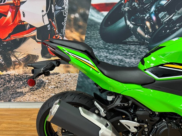 2025 Kawasaki NINJA 500 SE (LAMS) KRT GREEN