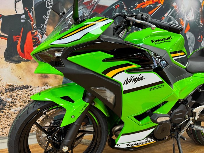 2025 Kawasaki NINJA 500 SE (LAMS) KRT GREEN