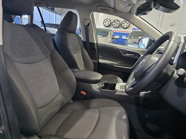 2025 Toyota RAV4 GXL